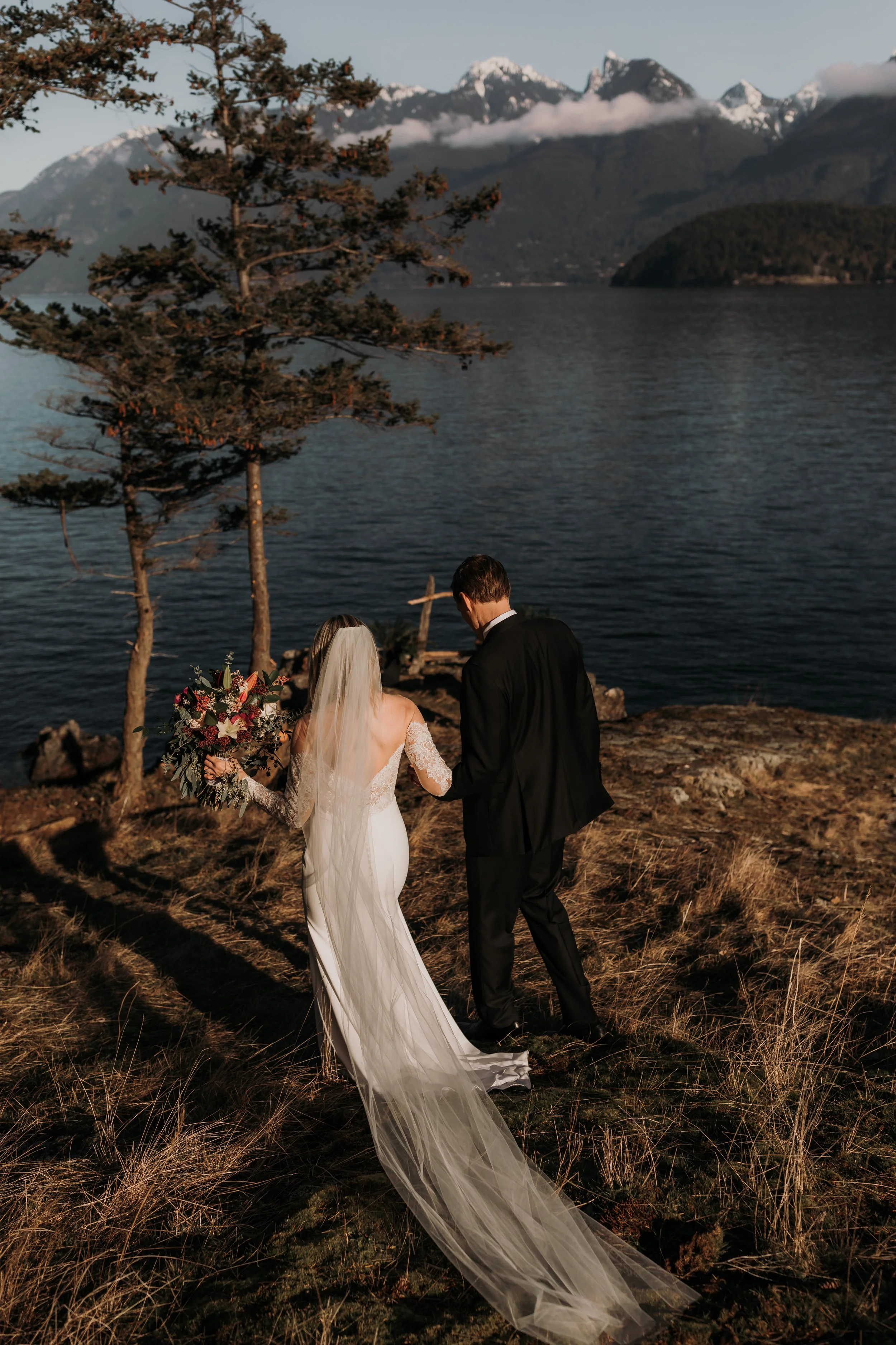  Candid Emotional Wedding and Elopement Photos 