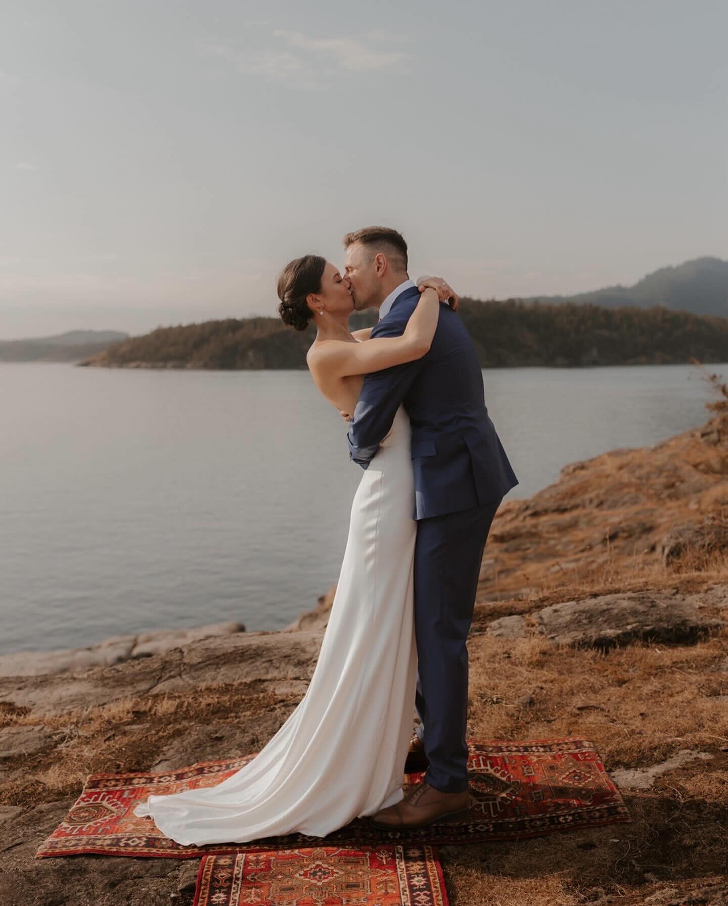 An emotional and joy-filled intimate ceremony with Pam + Sam and their loved ones on a cliffside overlooking the sparkling ocean. They were greeted right before their first kiss with a pod of orcas making it even more emotional and magical! ✨ The per
