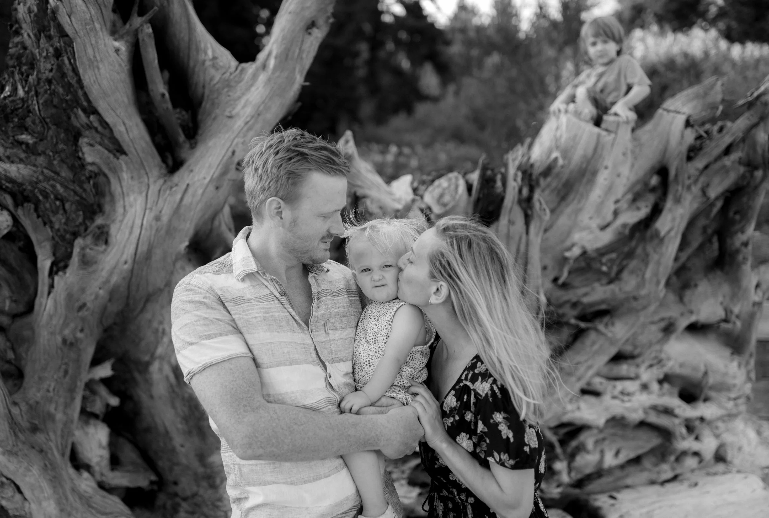 Sunshine Coast Family Photographer, Gibons Beach Family Photos in the Sechelt Inlet,  Jen & Brian Photo & Film 192.JPG