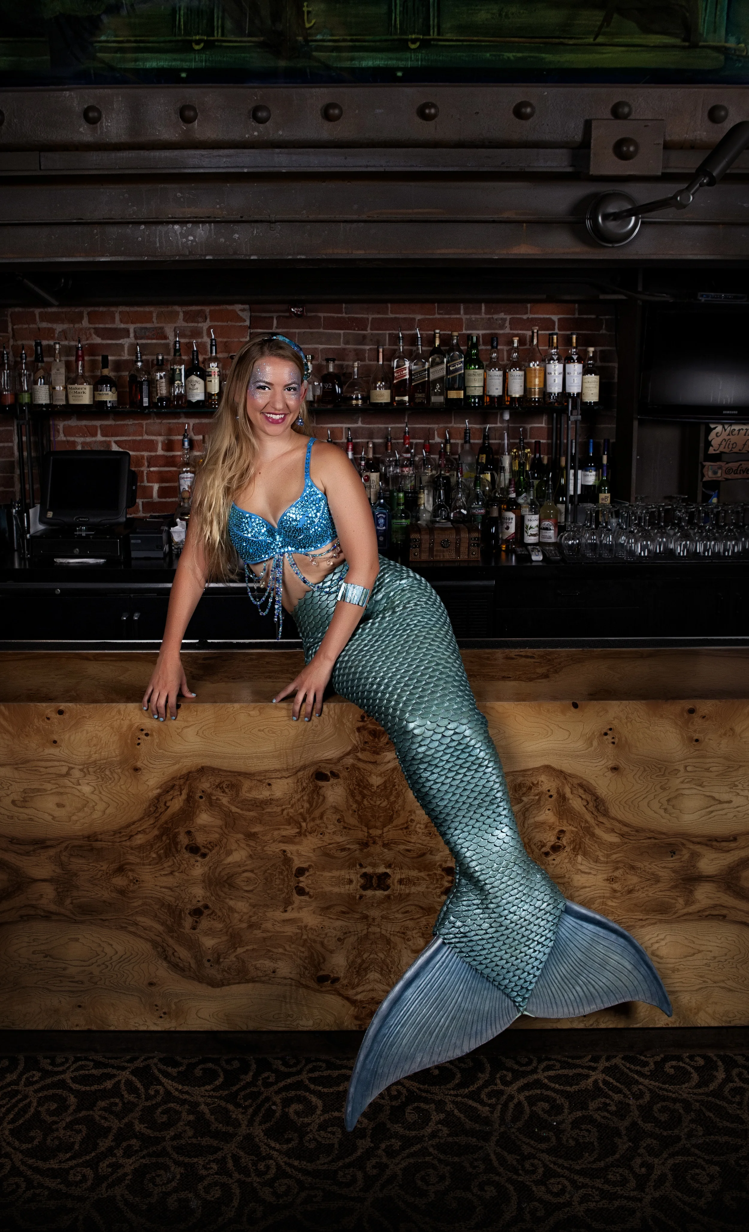 Mermaid Rachel at Dive Bar, Image courtesy of Benton Photography - image may not be used in commercial sale or news distribution without express written authorization of photographer.