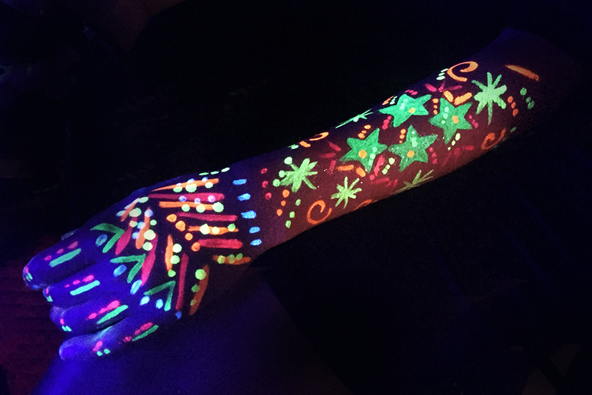 Ventura County Black Light Face Painter for Glow