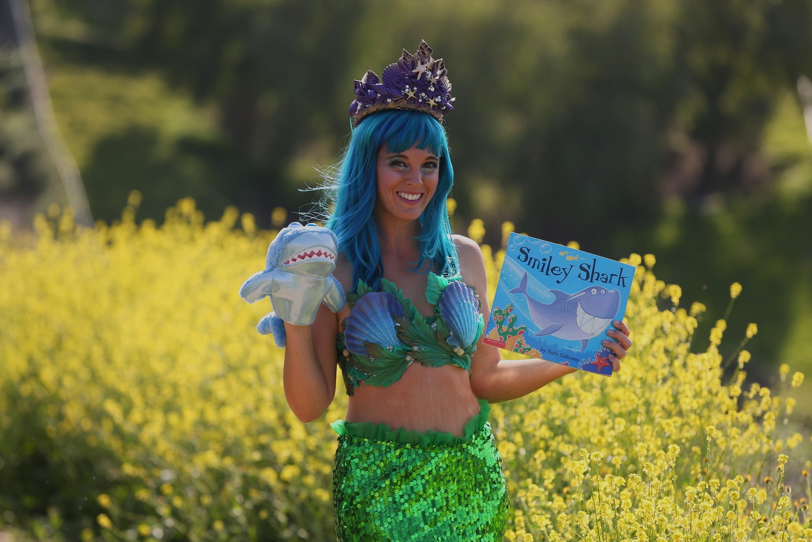 An Avalon (Original) Mermaid Style Costume / Wig Look with Puppet Story Time
