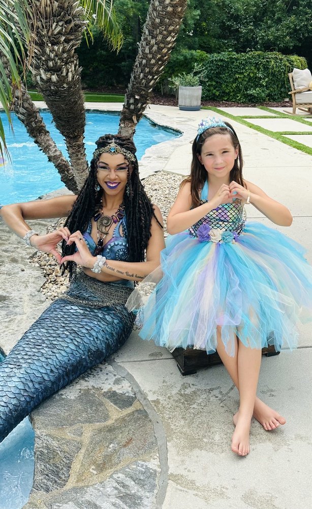 Black Mermaid - Quinn with Kids 2.jpg