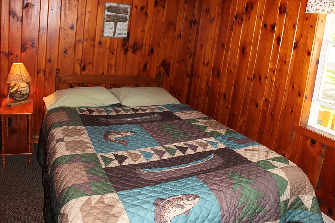 Cabin 7 bedroom 2017.jpg