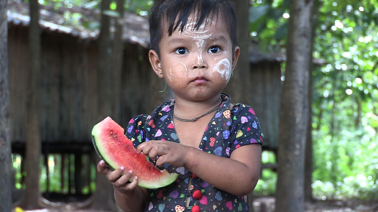 Fresh fruit is a luxury infrequently seen on the dump