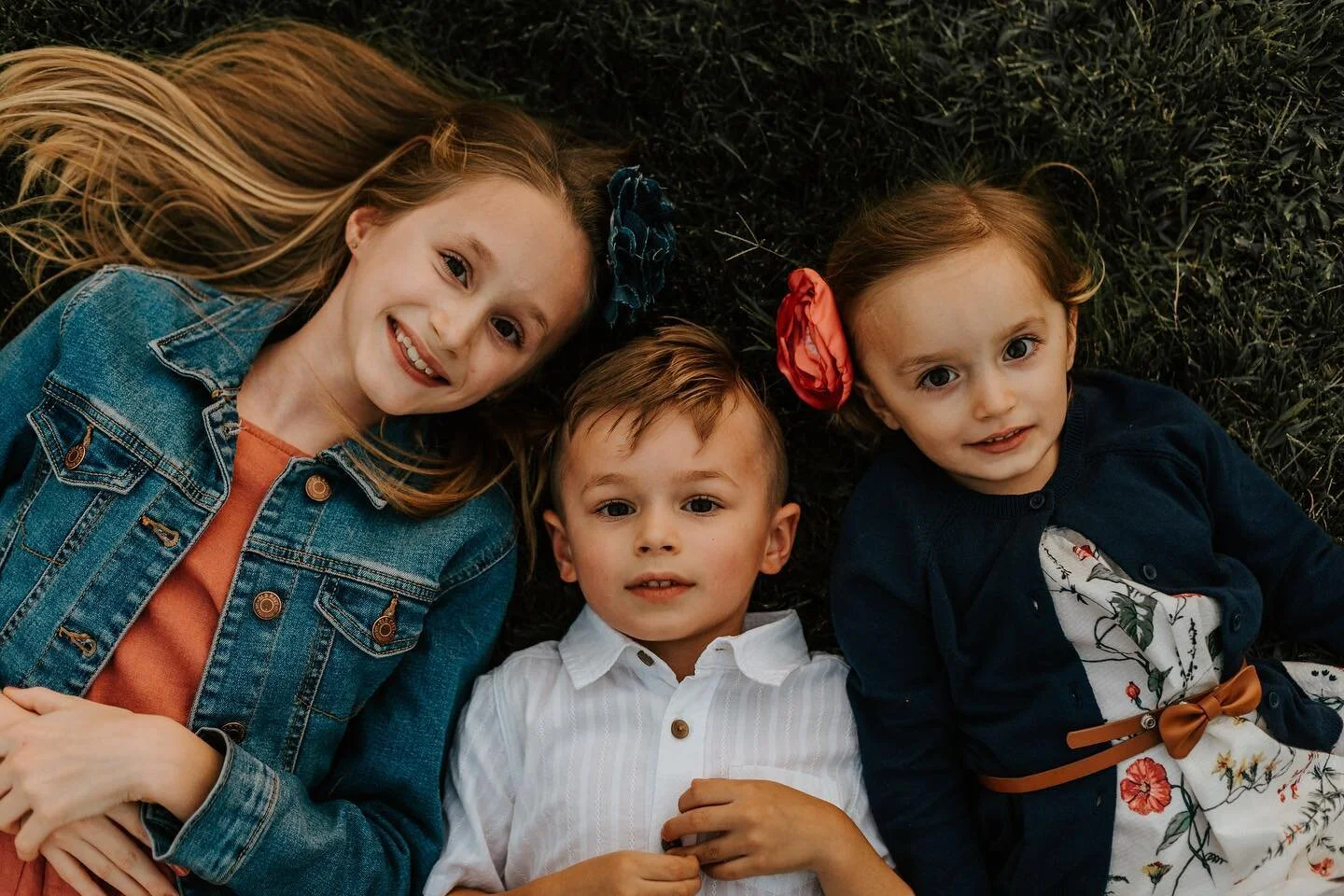 Fall minis are in full swing! If you haven&rsquo;t grabbed a spot yet, do it ASAP! I opened up another date in November due to high demand, but I won&rsquo;t be adding any more (this preggo will be too preggo come December!) 🤰🏼

Link in bio to book