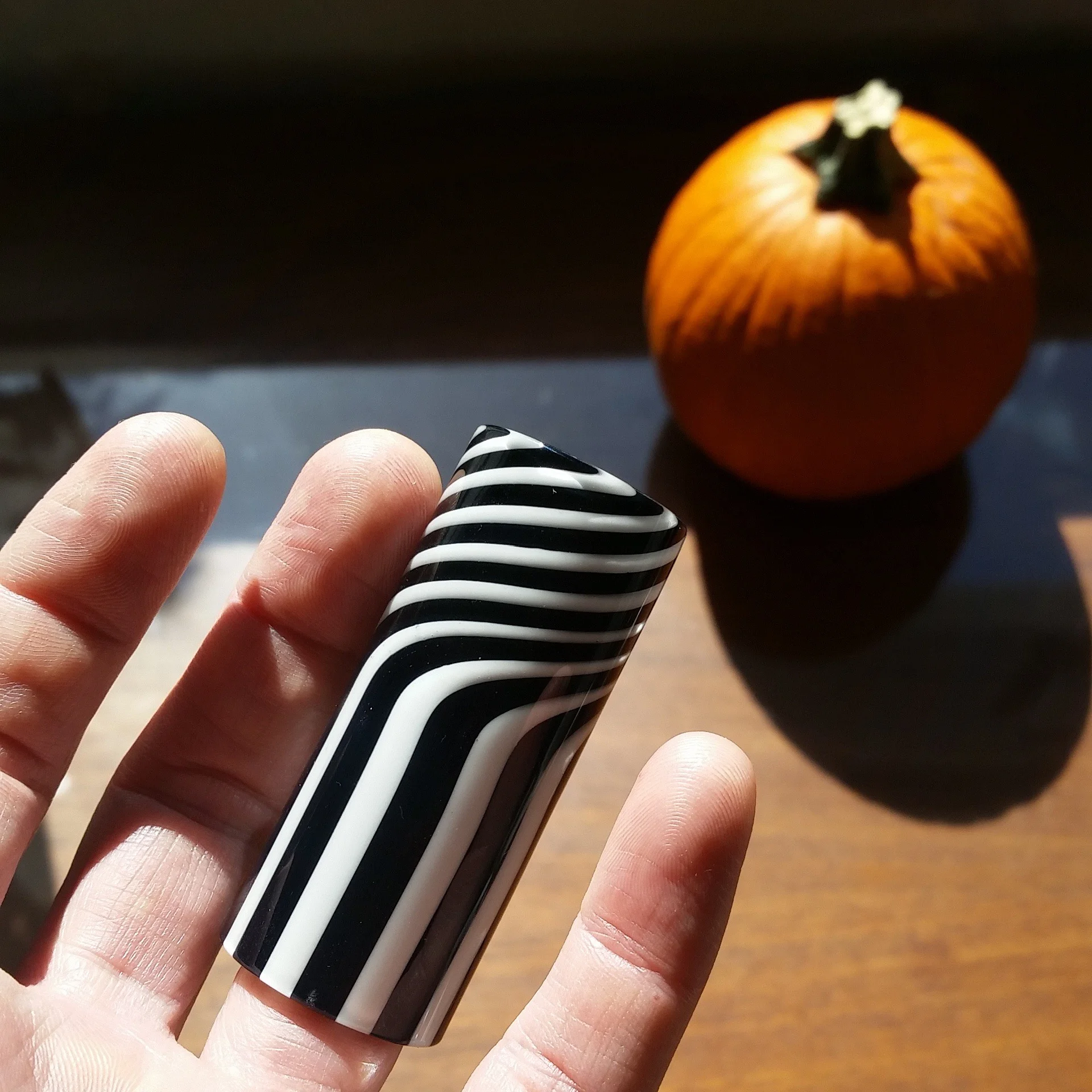 Full Color Black & WhiteTapered Slide