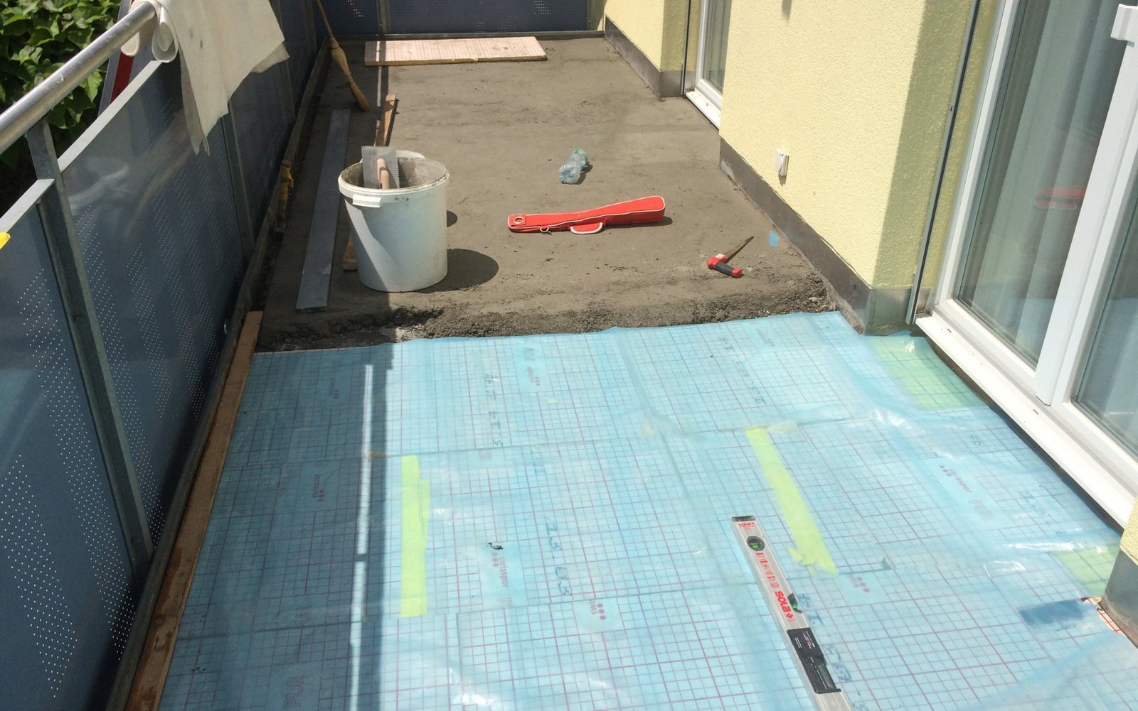Flüssigabdichtung auf Balkon