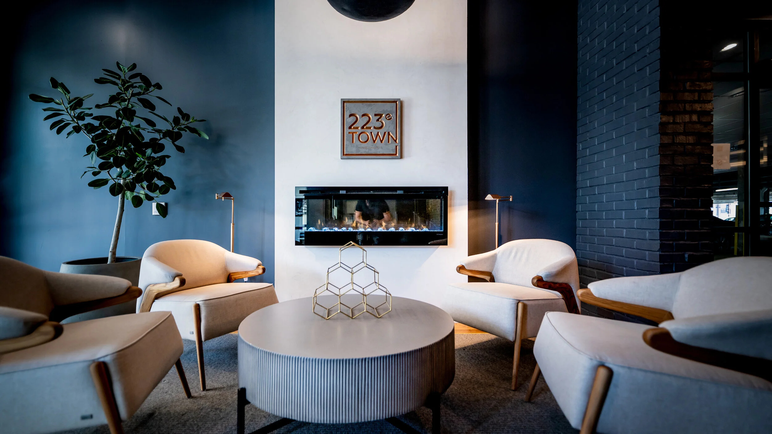 SA907886-Edit.jpg