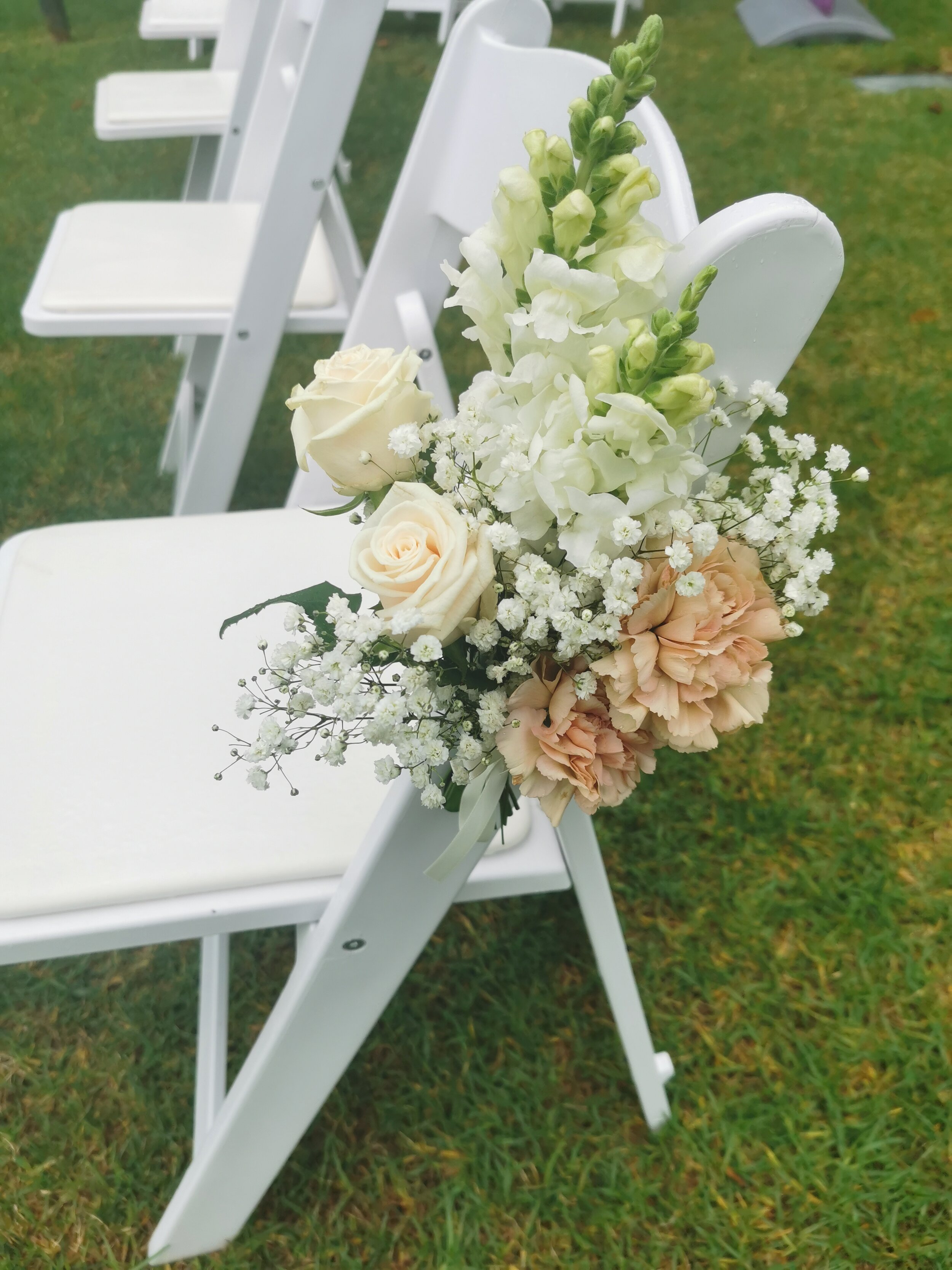 chair flowers botanic gardens.jpeg