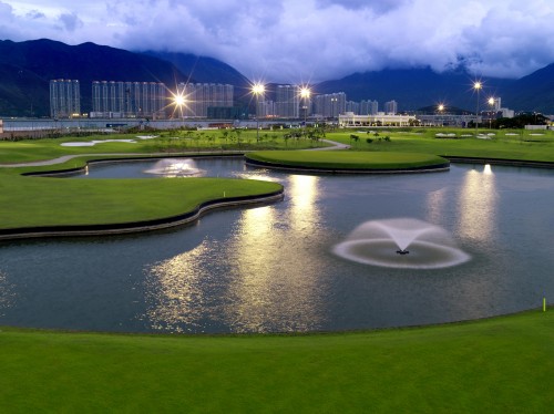 Skycity Nine Eagles 9-hole golf course offers club rental and luggage storage while you play.
