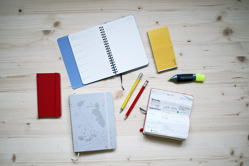  čerevný - Moleskine , otvorený - Papelote , Moosery z Kaš-mi-daš