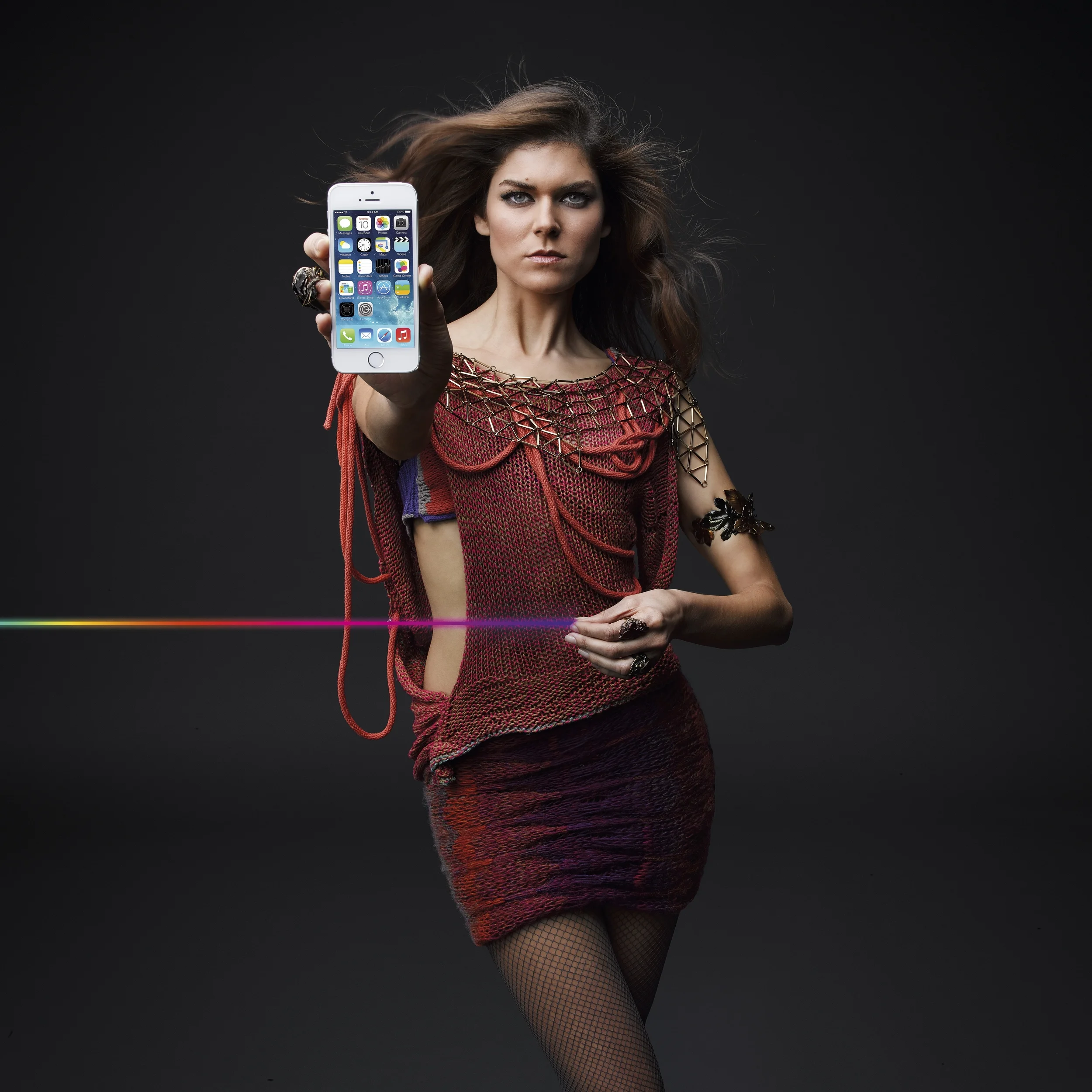 BBDO-ZON4i_Sonia_iPhone-06.02.14-v3b.jpg