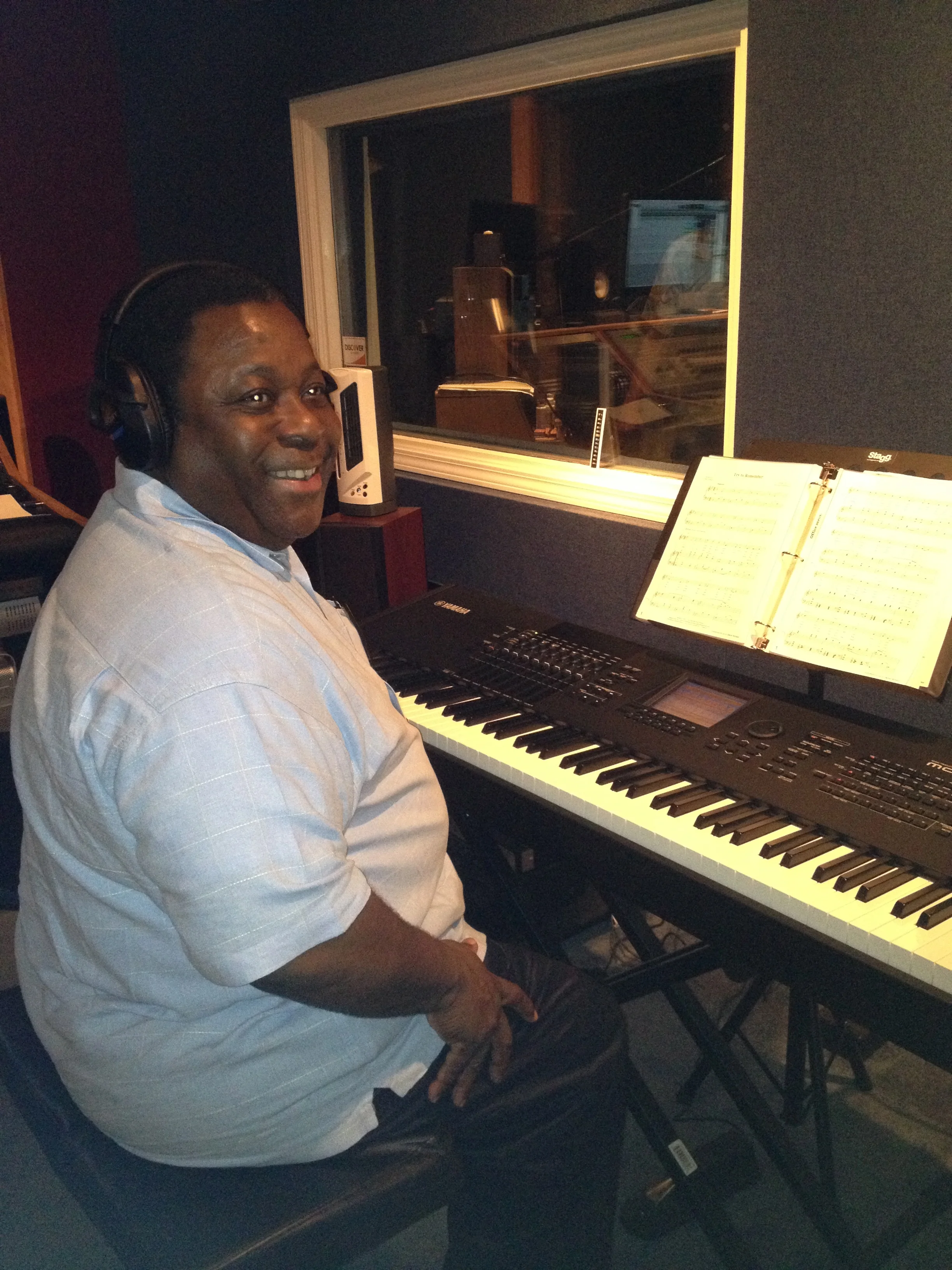 Harding Epps accompanying vocalist Darrel McGhee