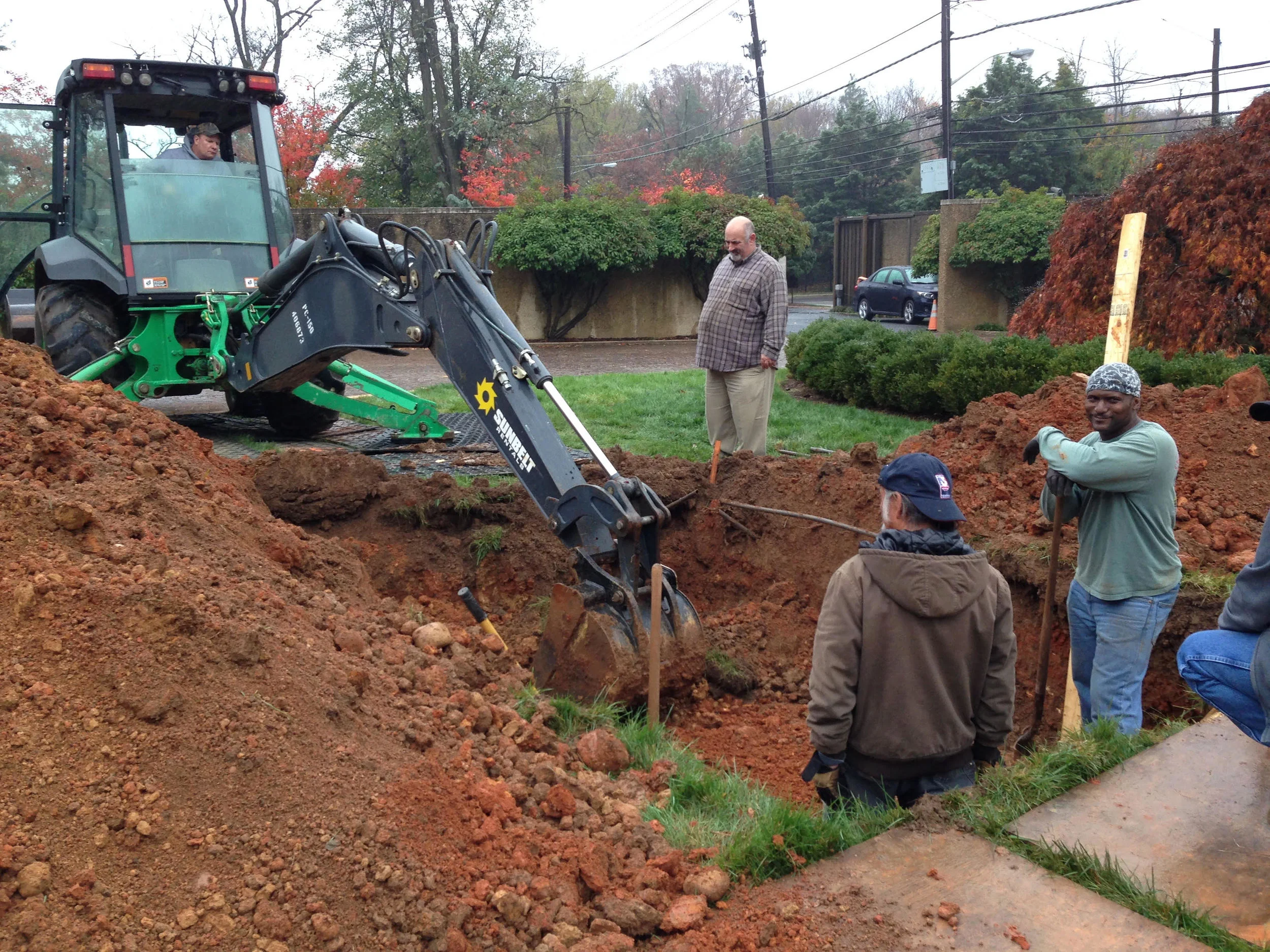 Ben Gage, fine arts specialist, and Ivan Delgado, Kreeger Museum Operations Director did a fine job prepping the site for installation. 