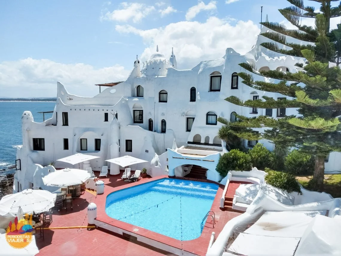 Club-Hotel-Casapueblo-Punta-Ballena-Uruguay-1140x855.jpg