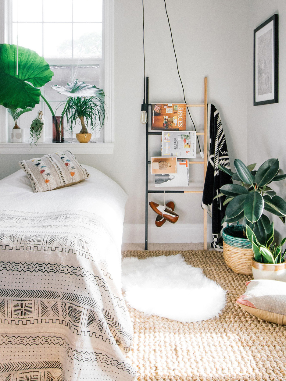 Small Guest Bedroom Update with Leesa — OLD BRAND NEW