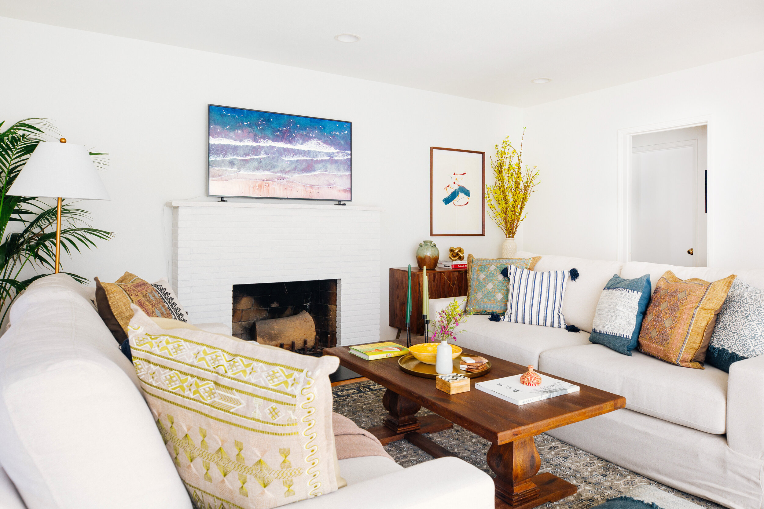 Anna's Laid-Back, Beachy Living Room Makeover — OLD BRAND NEW