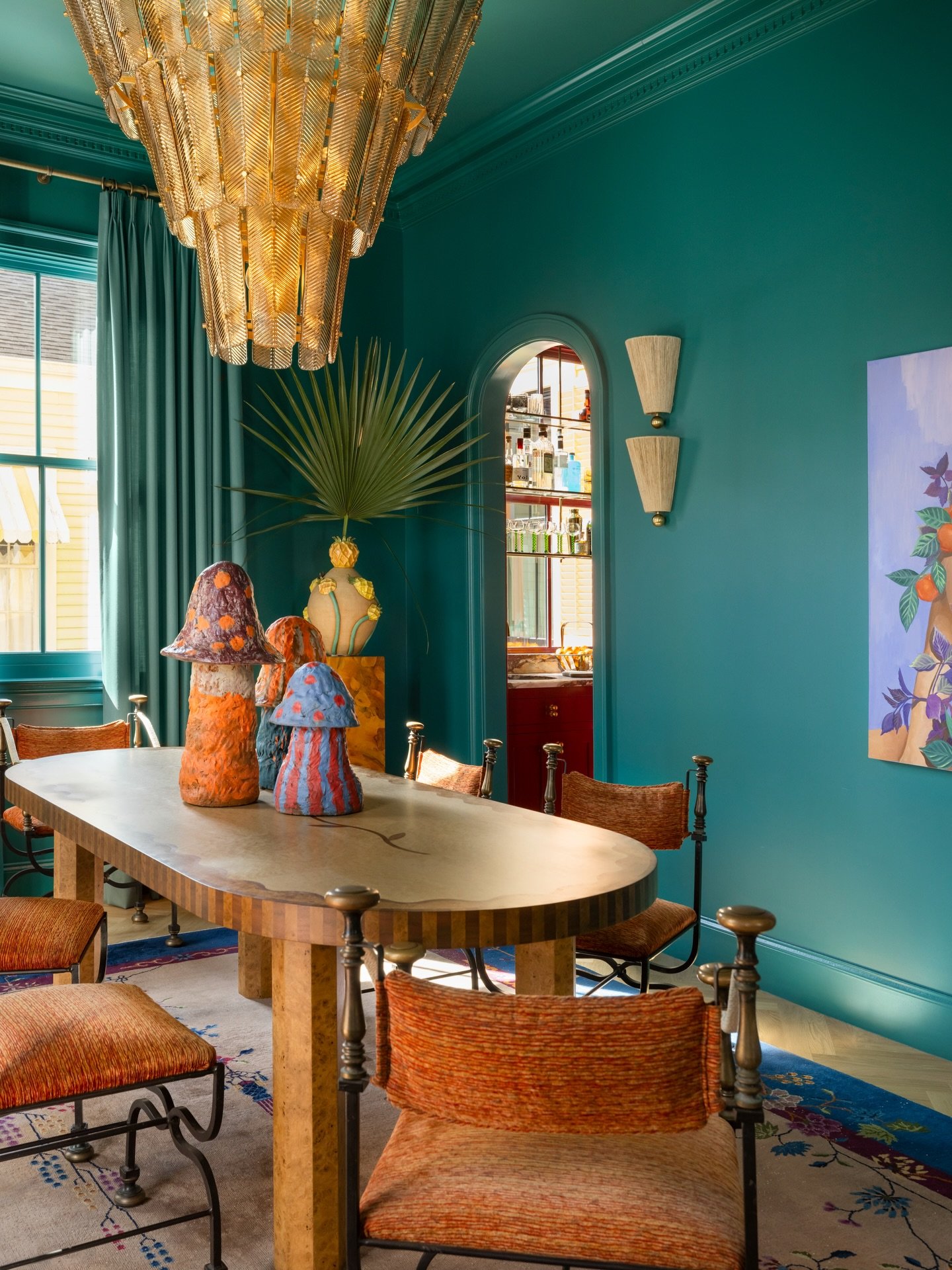 Let&rsquo;s talk about all the big and bold lighting I used from Hudson Valley Lighting Group because 12-foot ceilings deserve a major moment. Coming from 8-foot ceilings in LA, working with this height is such a treat and HVLG has incredible large-s