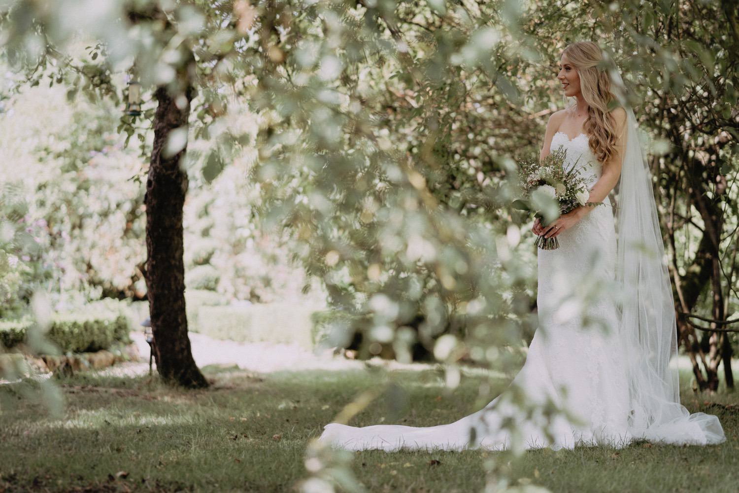 Wedding-Photographer-Healey-Barn-10.jpg