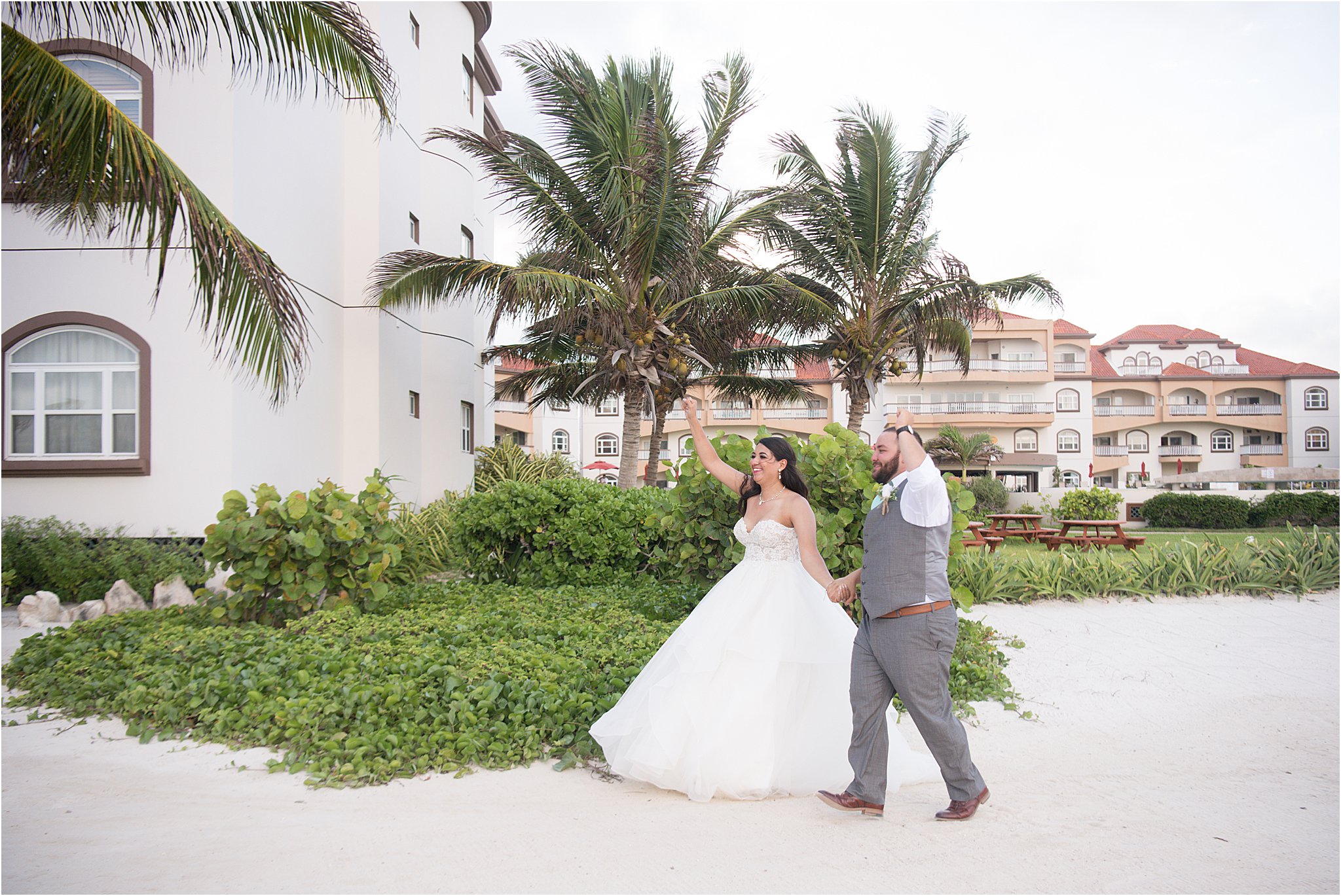 kayla-kitts-matthew-izzy-belize-wedding_0117.jpg