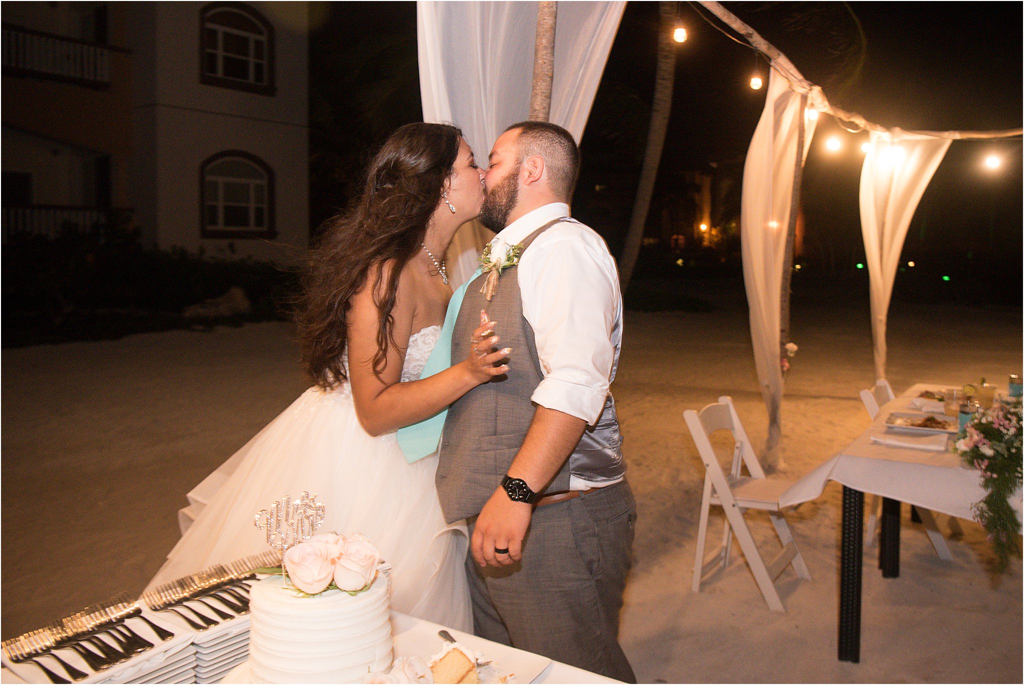 kayla-kitts-matthew-izzy-belize-wedding_0123.jpg