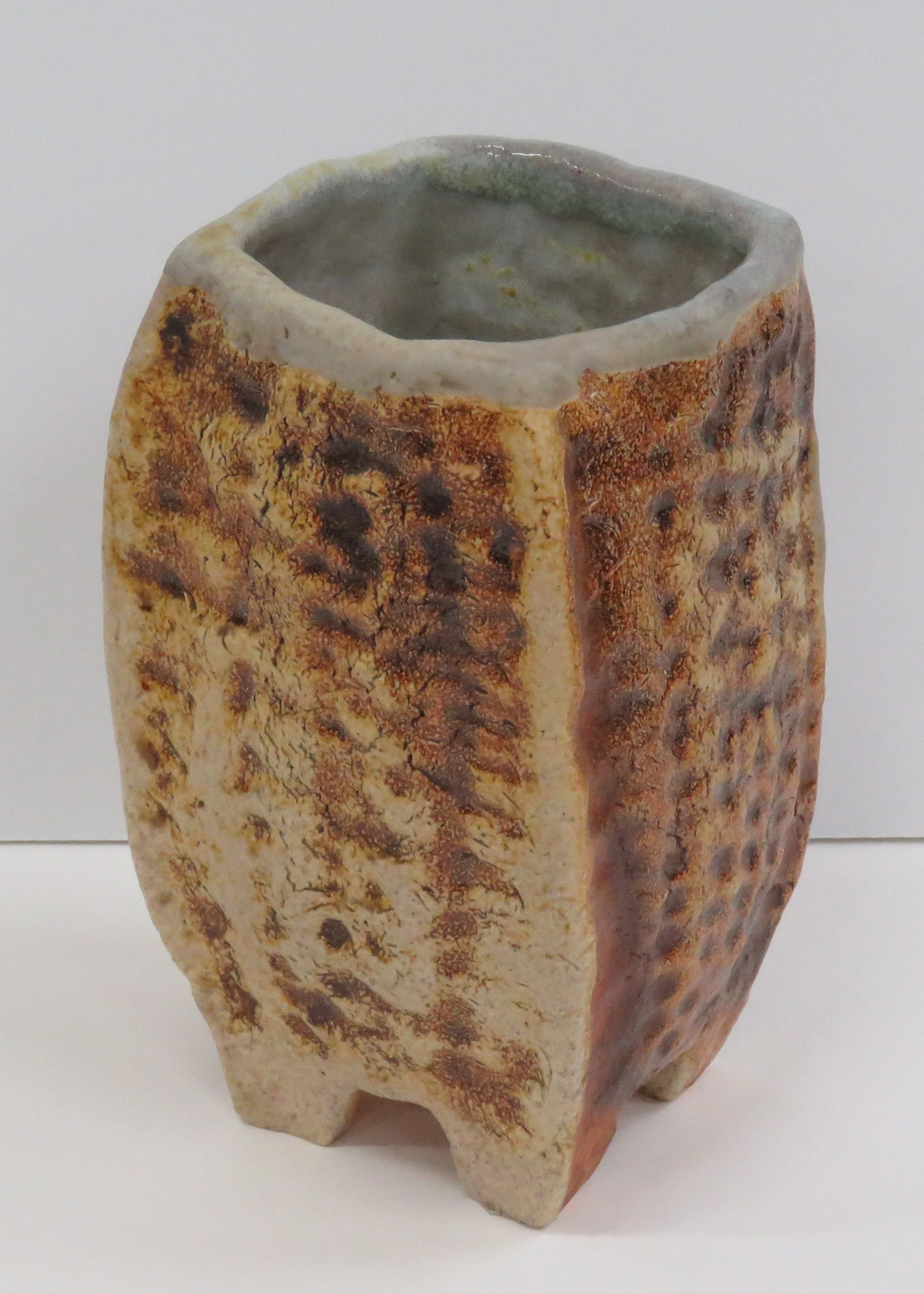  Elaine Stutt   Untitled 1  glazed ceramic  18.0 x 11.5 x 11.0 cm, 2022 