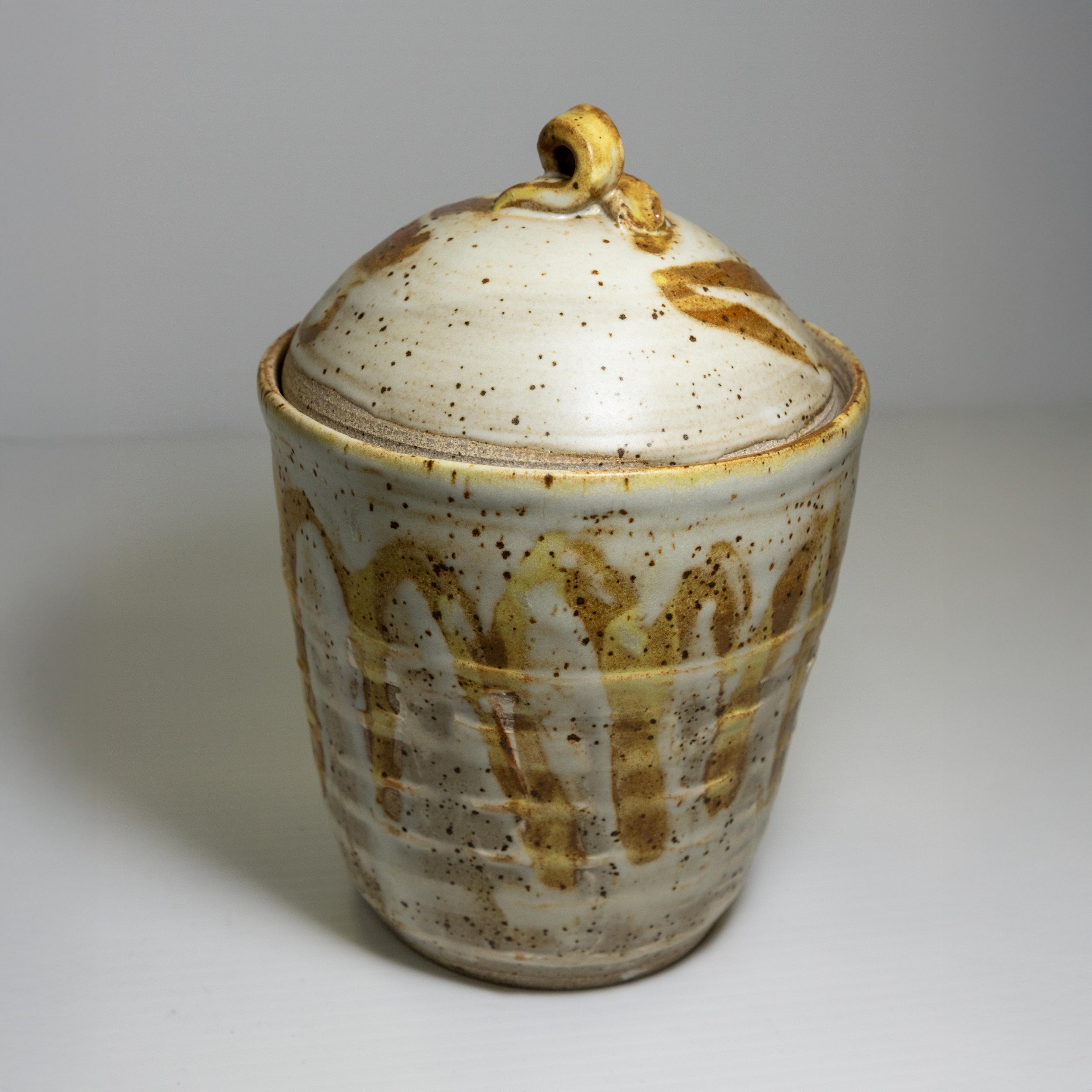 Rebecca La Marre Large jar with lid 71009.jpg