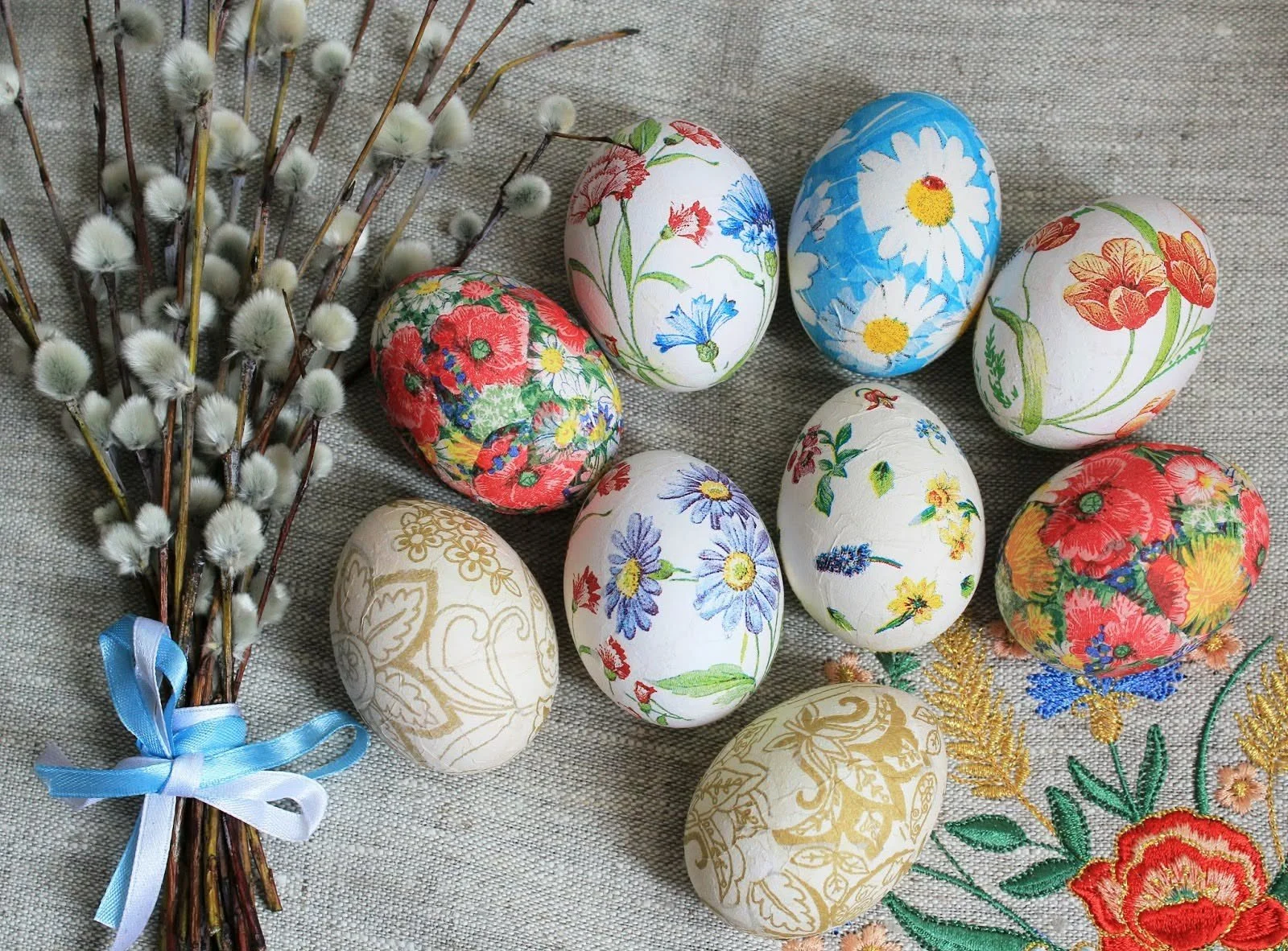 Decoupage eggs.jpg