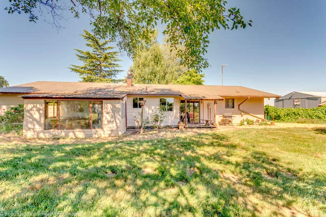 9573 S Heinz Rd Canby OR 97013-small-001-9573 S Heinz Road15-666x445-72dpi.jpg