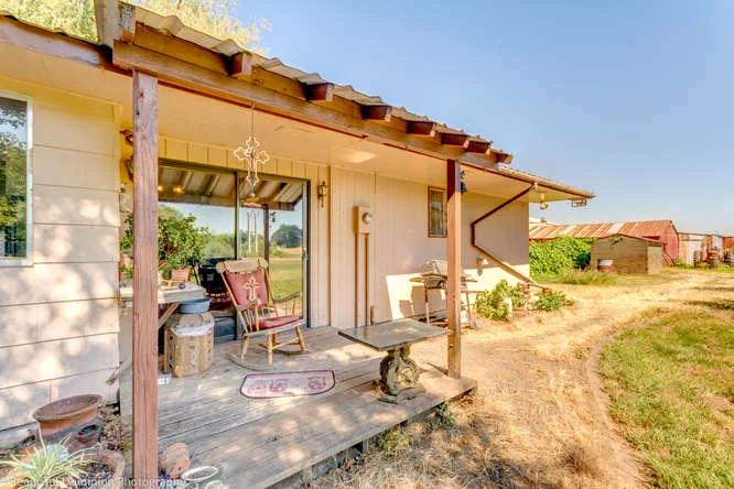 9573 S Heinz Rd Canby OR 97013-small-003-9573 S Heinz Road20-666x444-72dpi.jpg