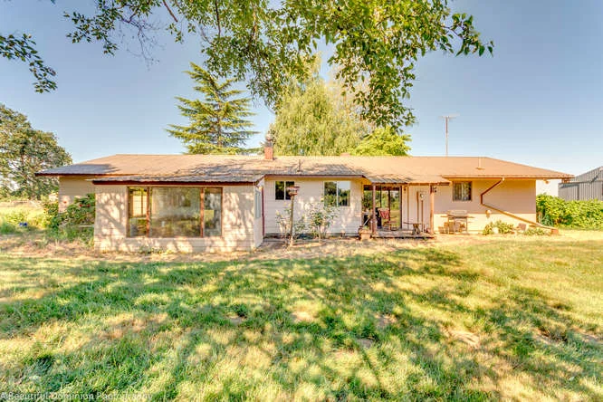 9573 S Heinz Rd Canby OR 97013-small-002-9573 S Heinz Road16-666x445-72dpi.jpg