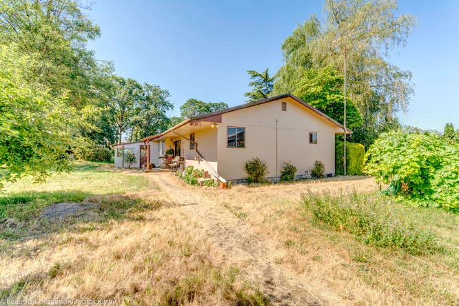 9573 S Heinz Rd Canby OR 97013-small-020-9573 S Heinz Road17-666x445-72dpi.jpg