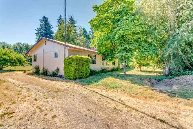 9573 S Heinz Rd Canby OR 97013-small-021-9573 S Heinz Road18-666x445-72dpi.jpg