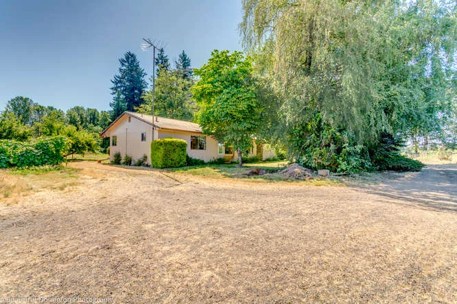 9573 S Heinz Rd Canby OR 97013-small-030-9573 S Heinz Road29-666x445-72dpi.jpg
