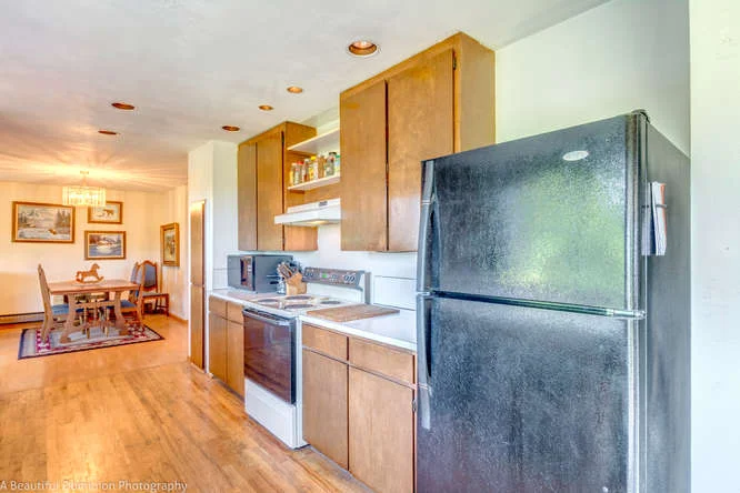 9573 S Heinz Rd Canby OR 97013-small-033-9573 S Heinz Road32-666x445-72dpi.jpg