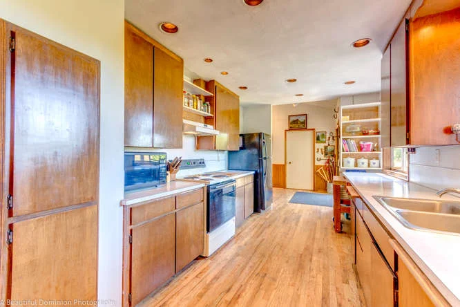 9573 S Heinz Rd Canby OR 97013-small-039-9573 S Heinz Road38-666x445-72dpi.jpg