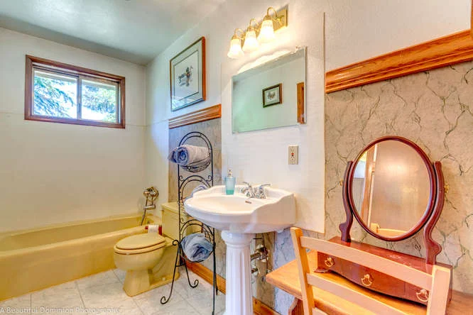 9573 S Heinz Rd Canby OR 97013-small-047-9573 S Heinz Road46-666x444-72dpi.jpg