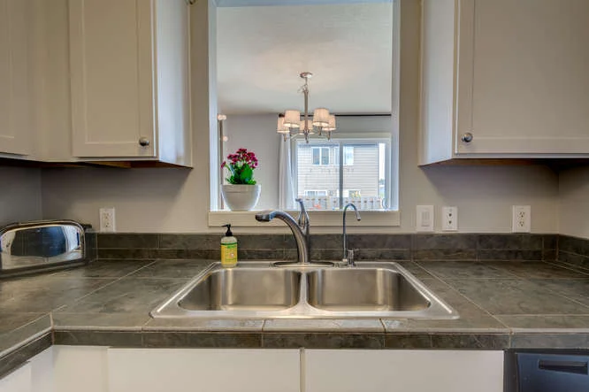 921 NW 3rd Ave Canby OR 97013-small-016-12-921 NW 3rd Avenue11-666x444-72dpi.jpg