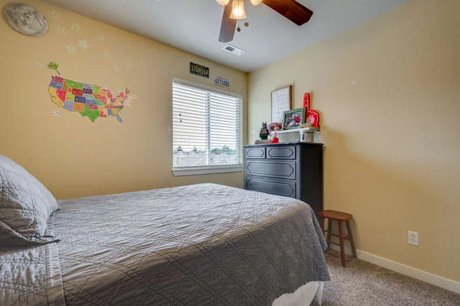 921 NW 3rd Ave Canby OR 97013-small-023-31-921 NW 3rd Avenue17-666x444-72dpi.jpg