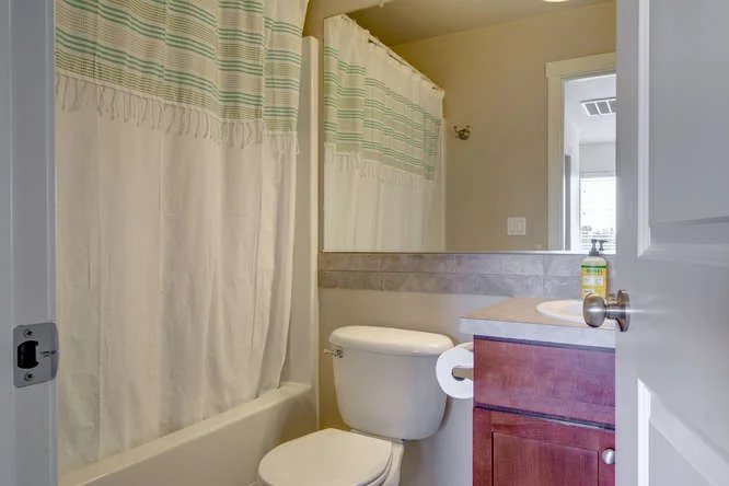 921 NW 3rd Ave Canby OR 97013-small-026-4-921 NW 3rd Avenue20-666x444-72dpi.jpg