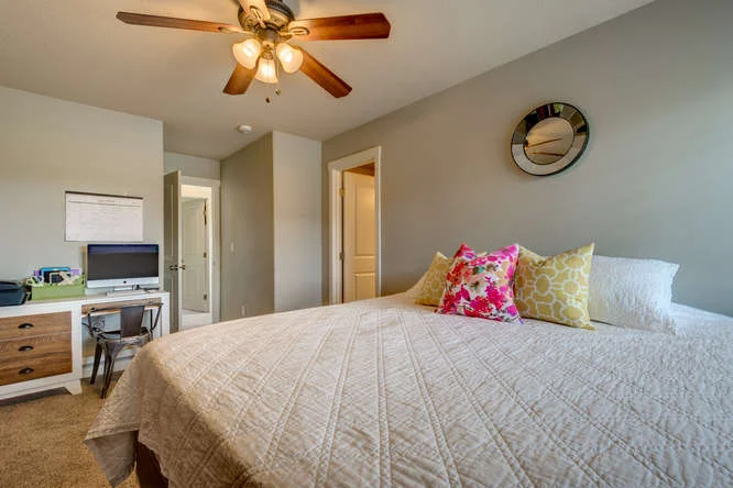 921 NW 3rd Ave Canby OR 97013-small-031-32-921 NW 3rd Avenue23-666x444-72dpi.jpg