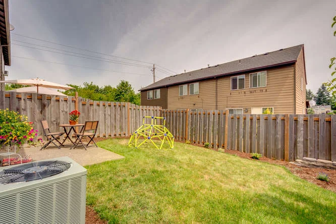 921 NW 3rd Ave Canby OR 97013-small-032-17-921 NW 3rd Avenue26-666x445-72dpi.jpg