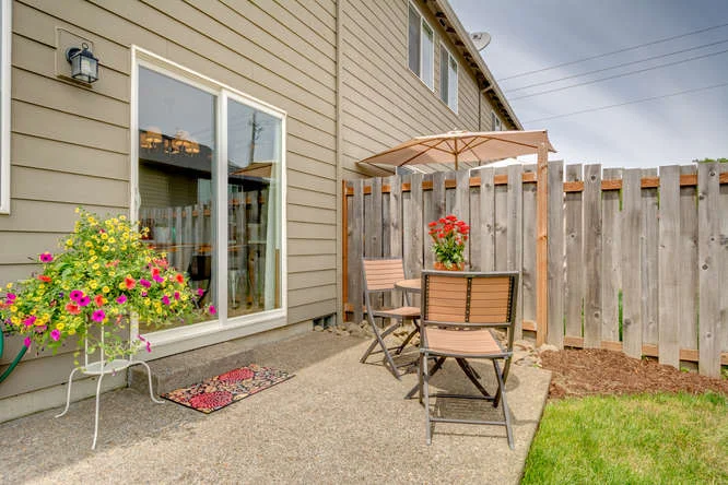 921 NW 3rd Ave Canby OR 97013-small-033-8-921 NW 3rd Avenue27-666x444-72dpi.jpg