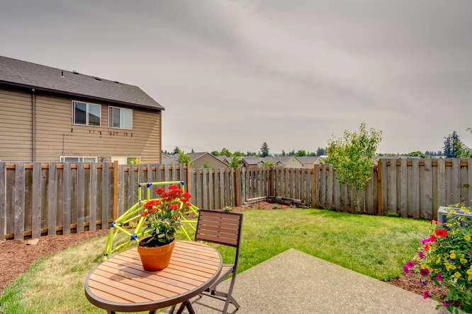 921 NW 3rd Ave Canby OR 97013-small-037-3-921 NW 3rd Avenue30-666x445-72dpi.jpg