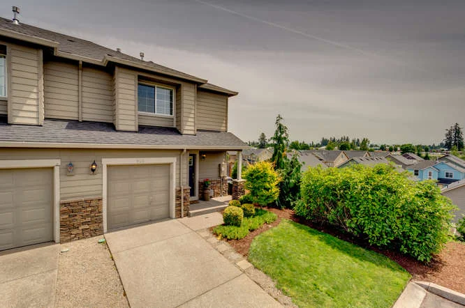 921 NW 3rd Ave Canby OR 97013-small-005-35-921 NW 3rd Avenue37-666x443-72dpi.jpg