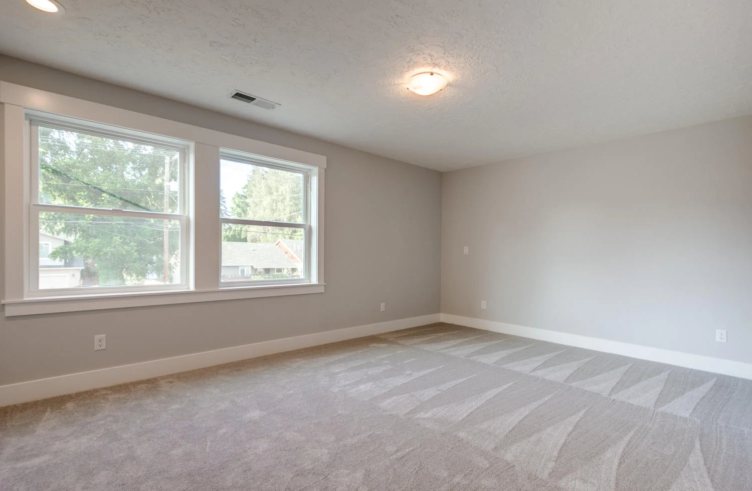 6416 SE Thiessen Rd Milwaukie-large-024-34-SE Thiessen Road Milwaukie 42-1500x982-72dpi.jpg