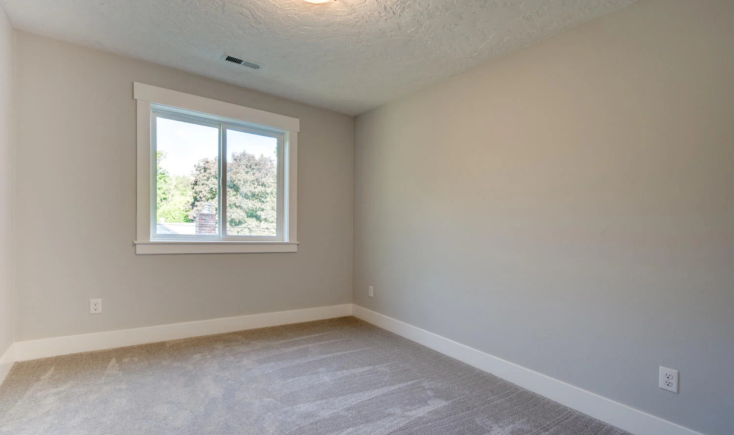 6416 SE Thiessen Rd Milwaukie-large-027-19-SE Thiessen Road Milwaukie 45-1500x890-72dpi.jpg