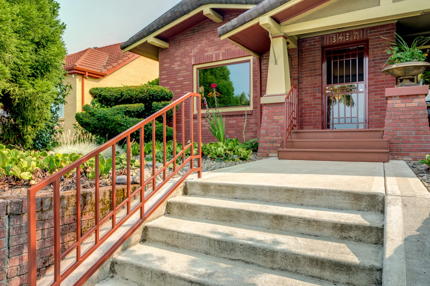 3437 N Willamette Blvd-large-008-18-N Willamette Boulevard-1500x998-72dpi.jpg