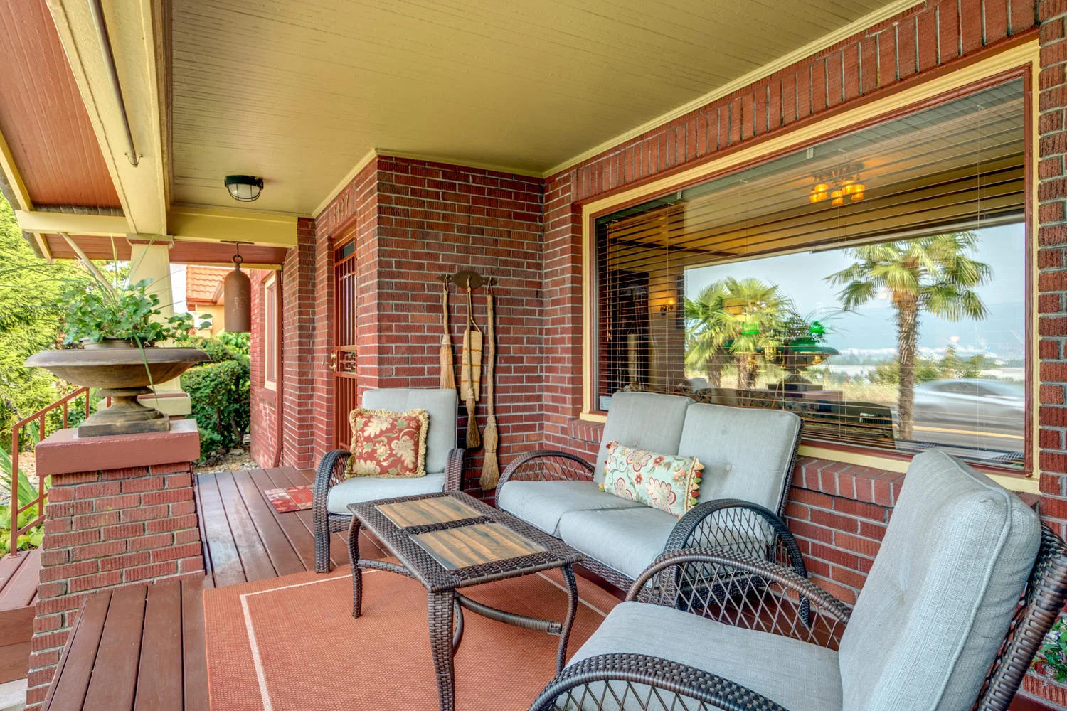 3437 N Willamette Blvd-large-015-26-N Willamette Boulevard-1500x1000-72dpi.jpg